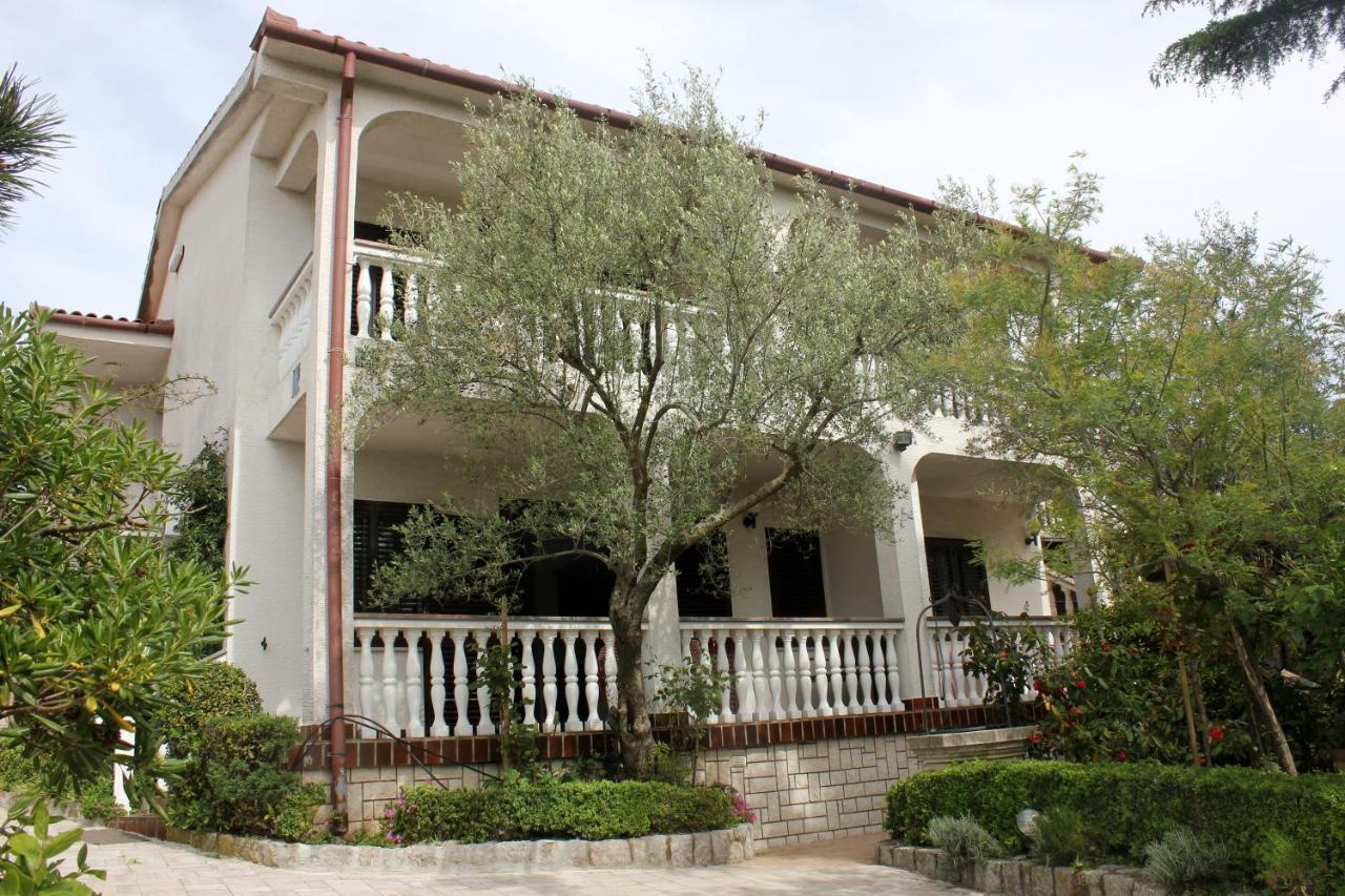 Apartment Krajacic Krk Town Bagian luar foto